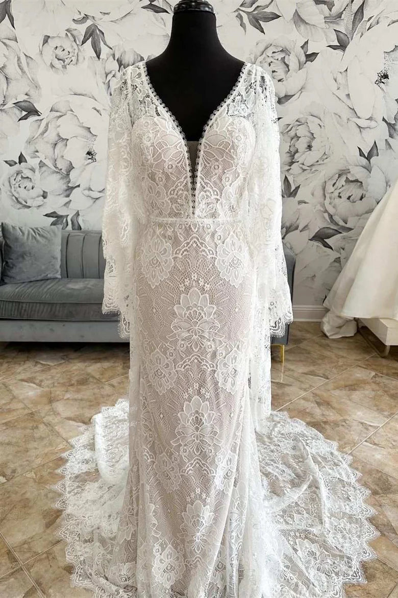 Vestido de novia largo de sirena con escote en V y encaje y mangas acampanadas